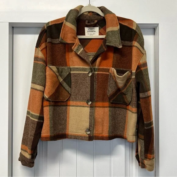 Ashley Outerwear Woman’s Cropped Shacket Brown Orange Plaid Chore Pockets Size L - Picture 1 of 8